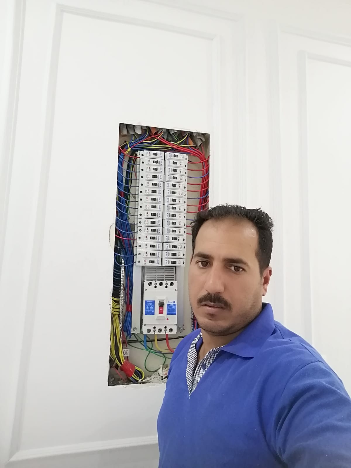 مقاول كهرباء معتمد بجدة | علي الحاج - صورة 1